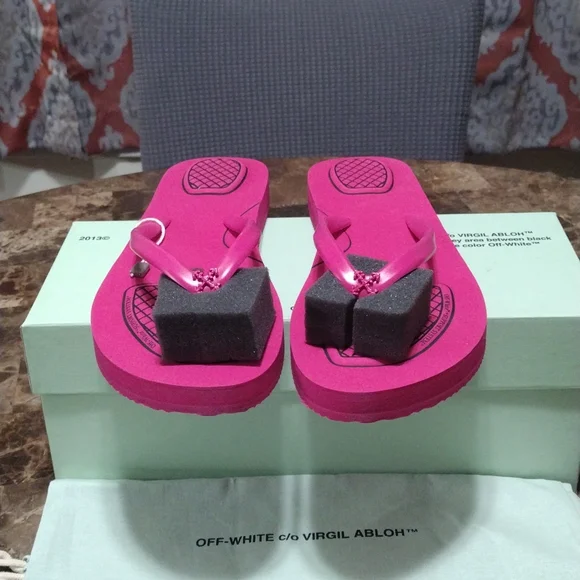 SOLD 💯 Auth Off White Flip Flops - Picture 3 of 6